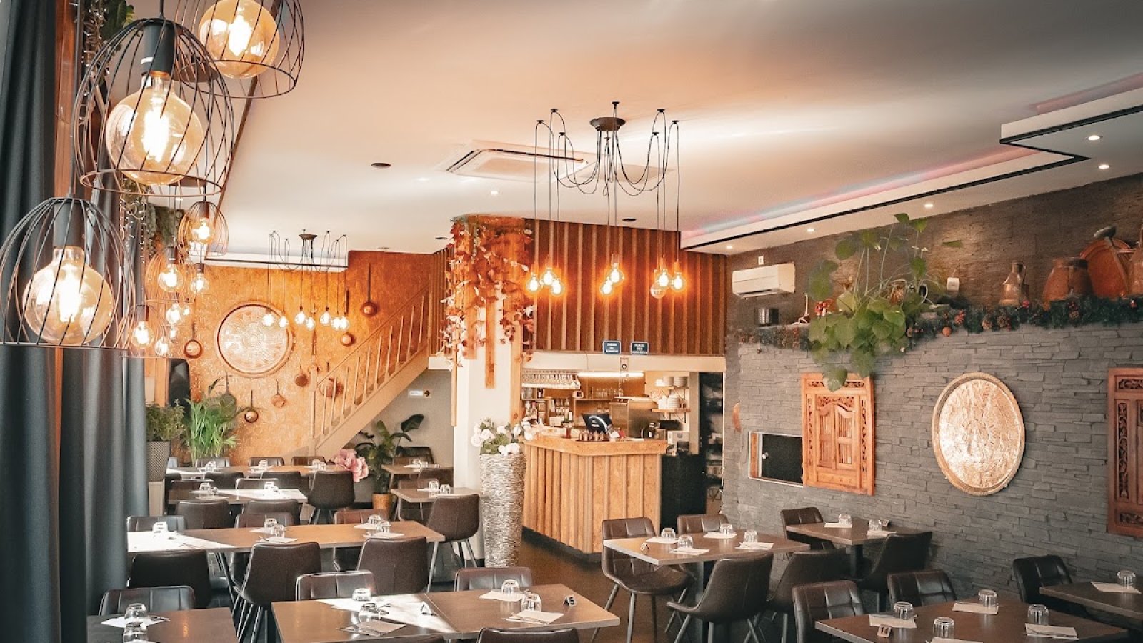 5 restaurants ajoutés cette semaine : Vieux Lyon, Perrache, Brotteaux et Croix-Rousse (septembre 2026)