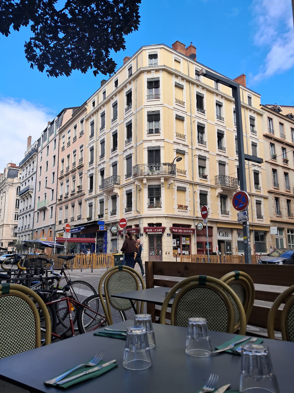 Restaurant Bar Des Oliviers à Lyon