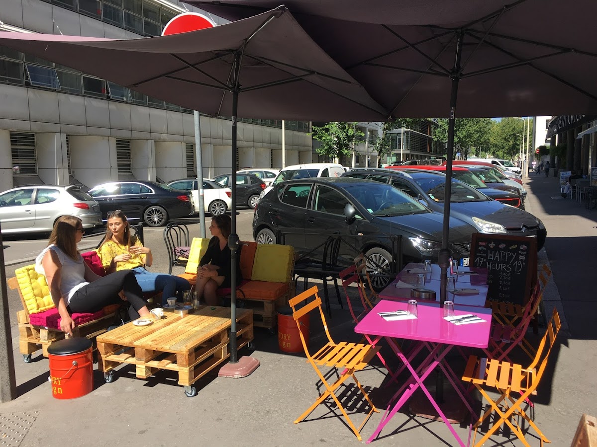 Restaurant Le Petit Café Rose à Lyon