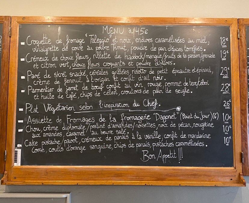 la table de Saint just sur Instagram