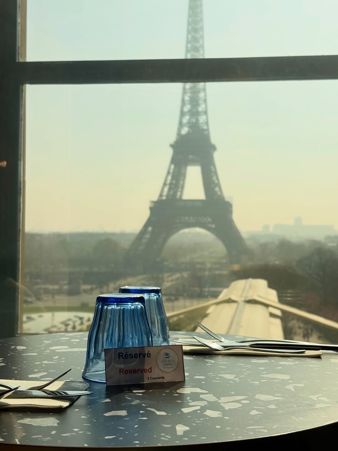 Monument café RIVES sur Instagram