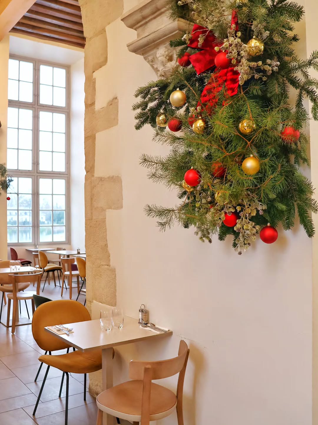 Monument café RIVES sur Instagram