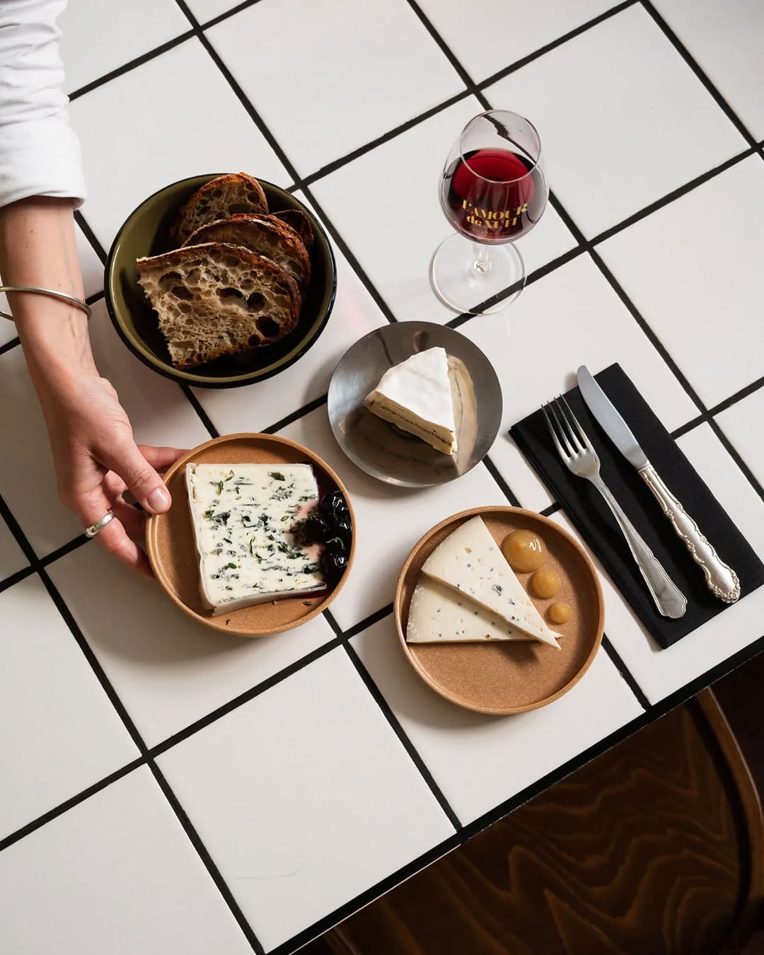 L'Amour de Nuit sur Instagram