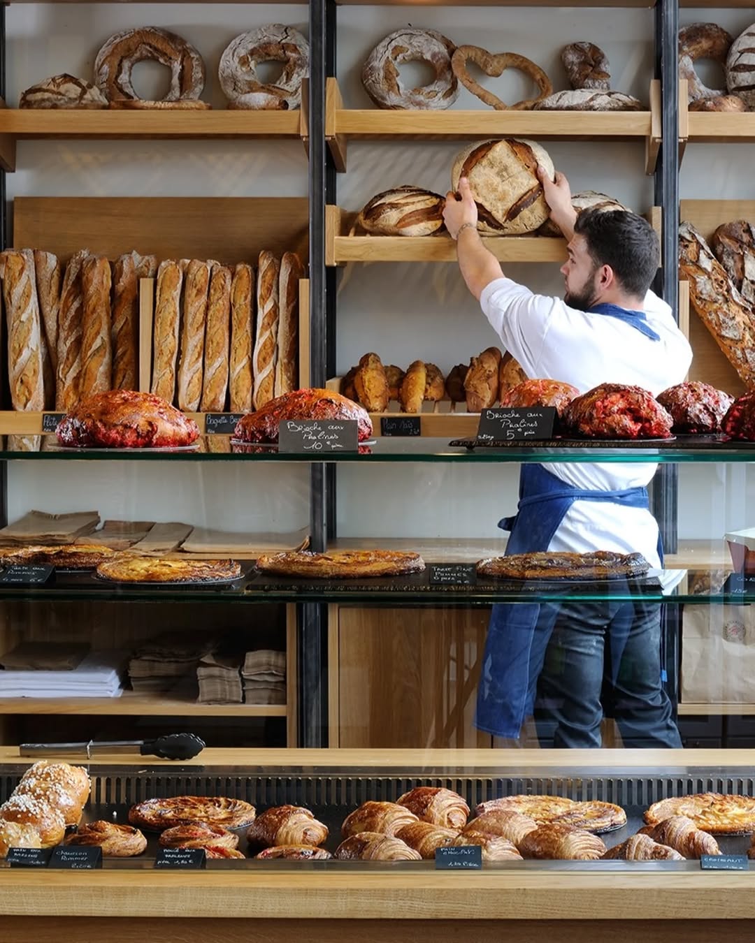 Épicerie Comptoir Mère Brazier - Halles Paul Bocuse sur Instagram
