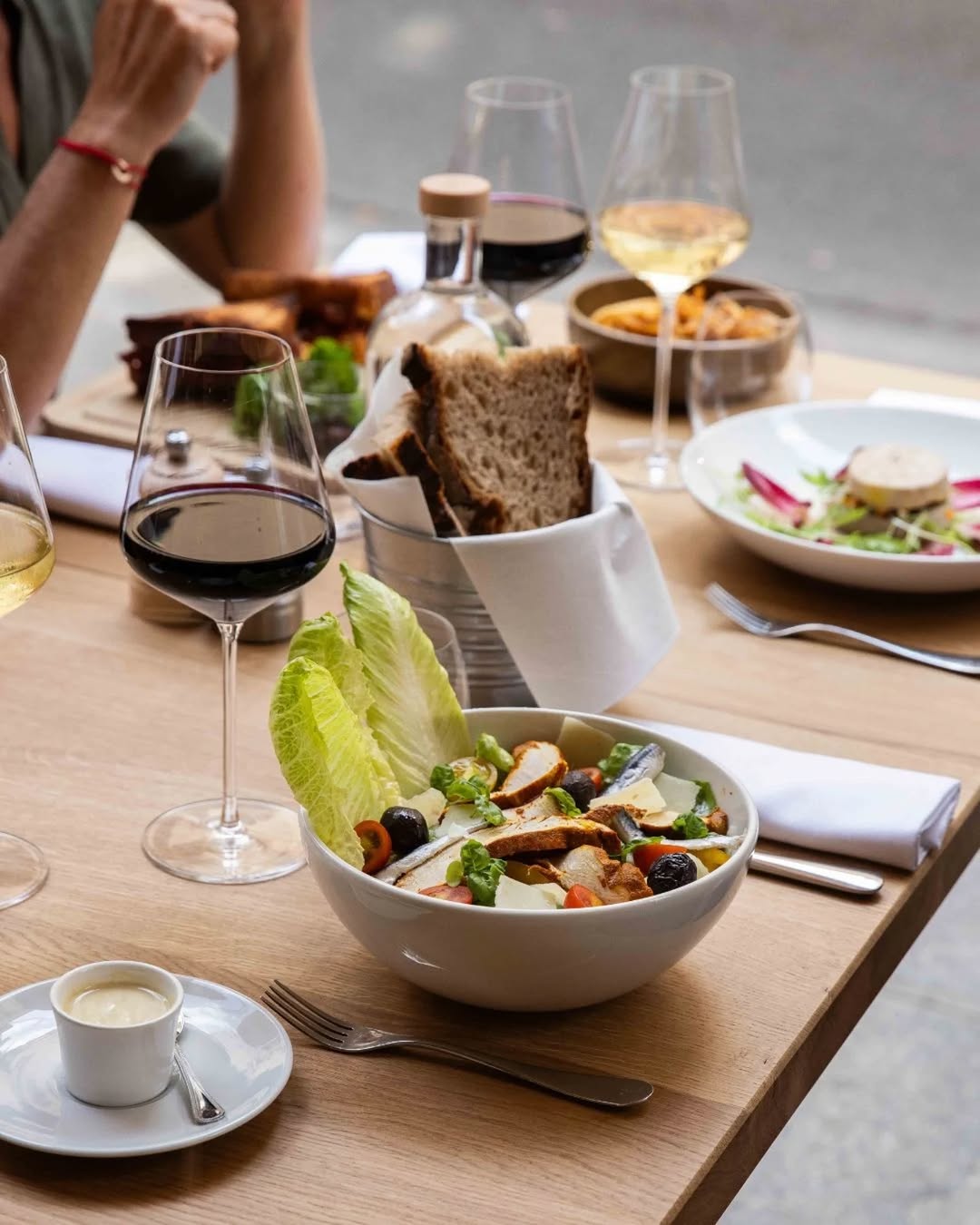 Épicerie Comptoir Mère Brazier - Halles Paul Bocuse sur Instagram