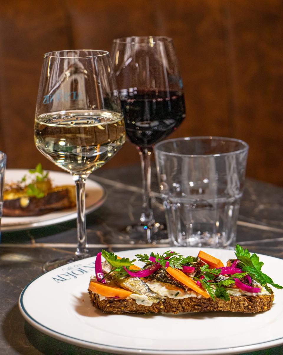 Café Des Adjoints sur Instagram